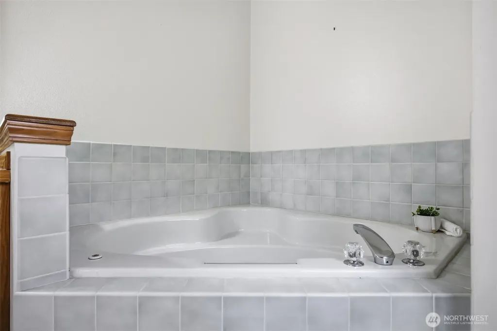 1608 Brook View Place Bellingham WA 98229