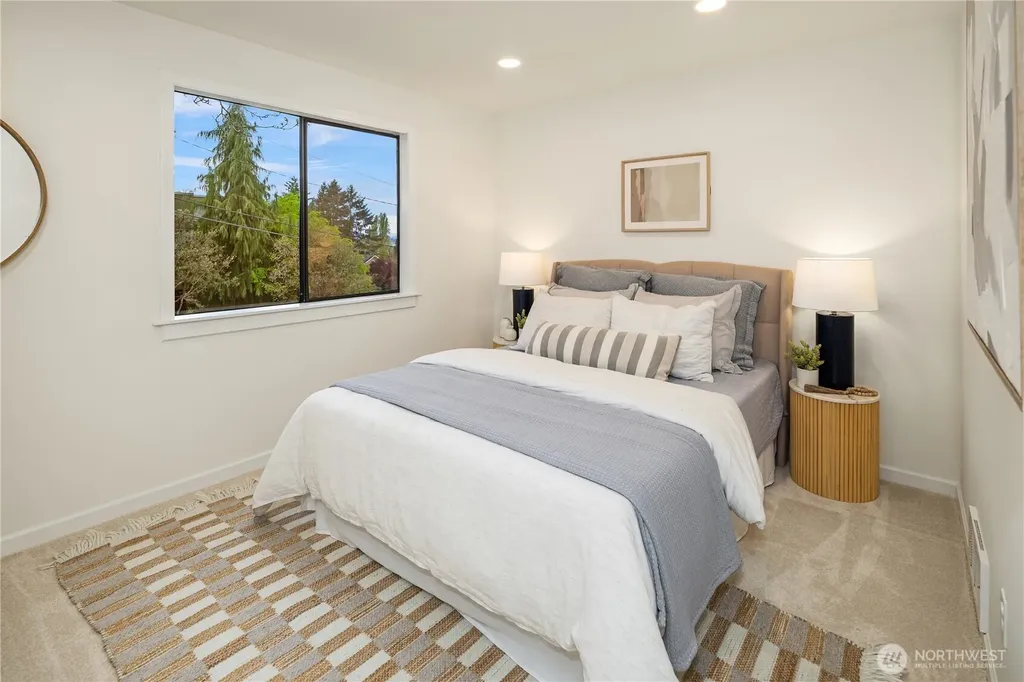 2616 4th Avenue N Seattle WA 98109