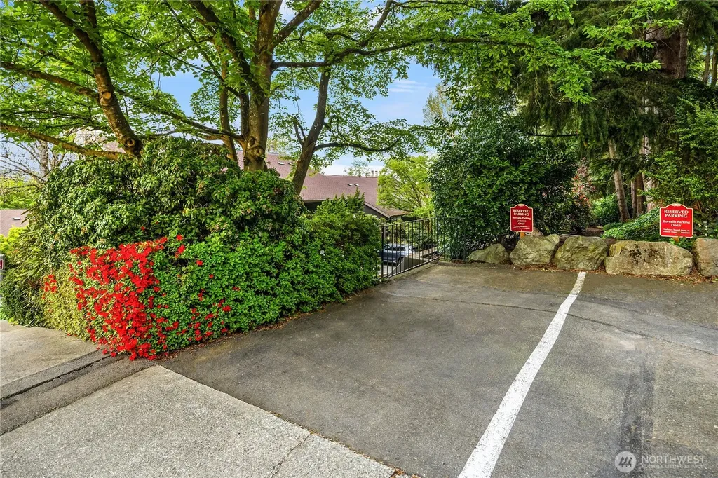 2616 4th Avenue N Seattle WA 98109