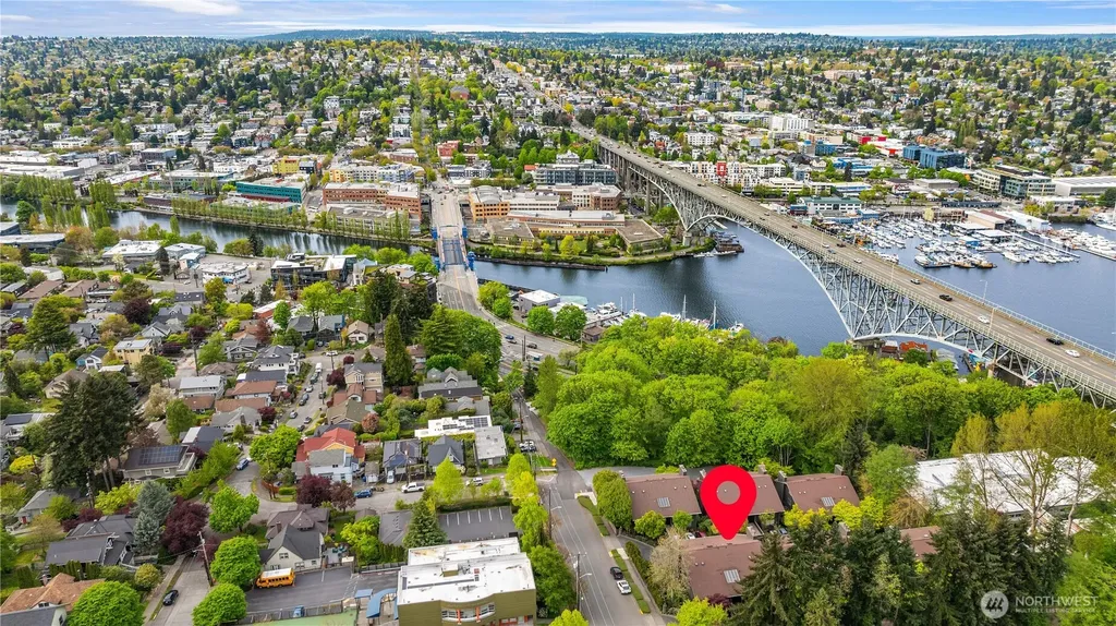 2616 4th Avenue N Seattle WA 98109