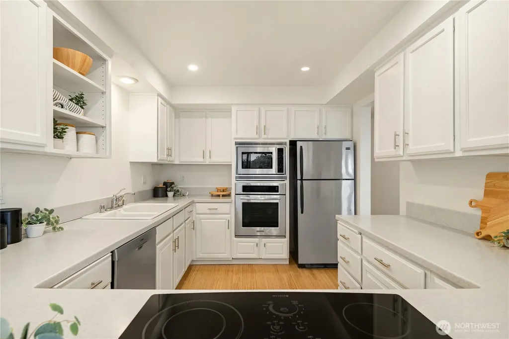 2616 4th Avenue N Seattle WA 98109