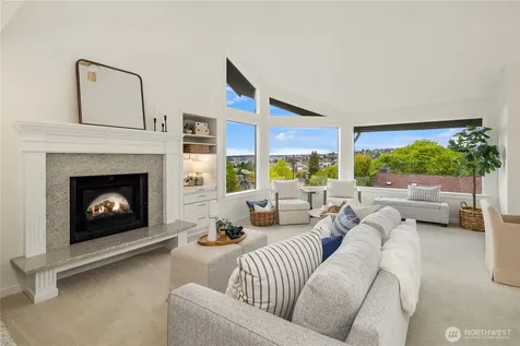 2616 4th Avenue N Seattle WA 98109