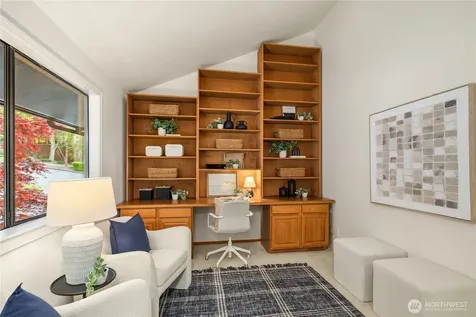 2616 4th Avenue N Seattle WA 98109