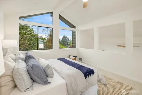 2616 4th Avenue N Seattle WA 98109