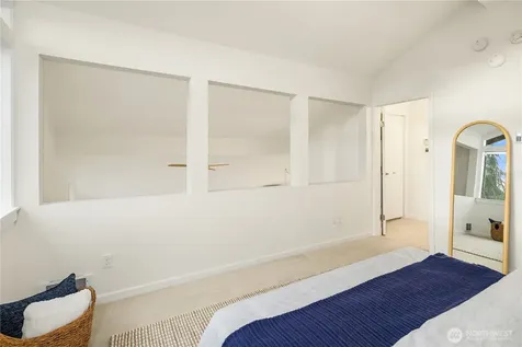2616 4th Avenue N Seattle WA 98109