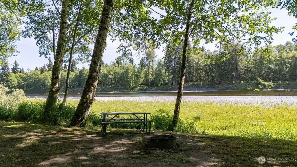 745 Green Road Forks WA 98331
