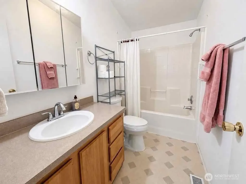 10239 185th Street SW Rochester WA 98579