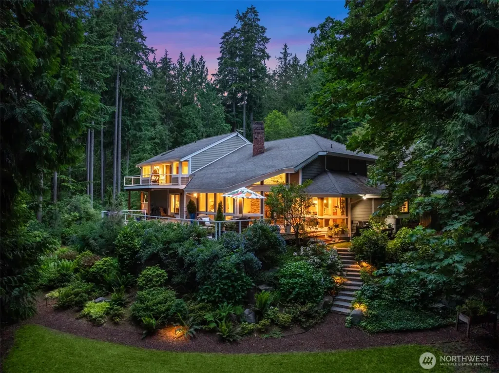 4560 Island Avenue Bainbridge Island WA 98110