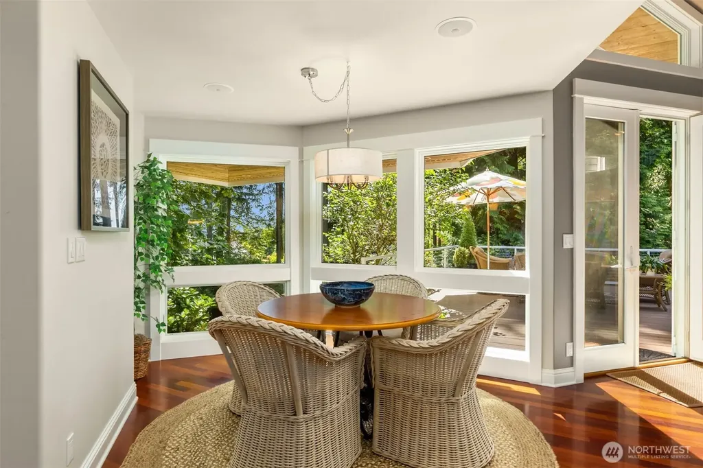 4560 Island Avenue Bainbridge Island WA 98110