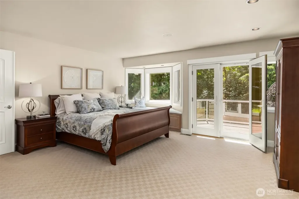 4560 Island Avenue Bainbridge Island WA 98110