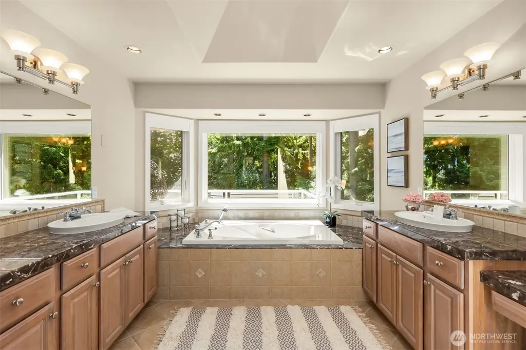4560 Island Avenue Bainbridge Island WA 98110