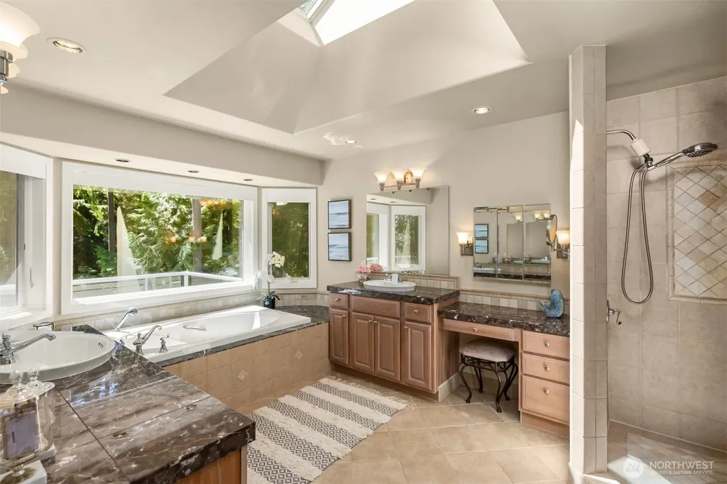 4560 Island Avenue Bainbridge Island WA 98110