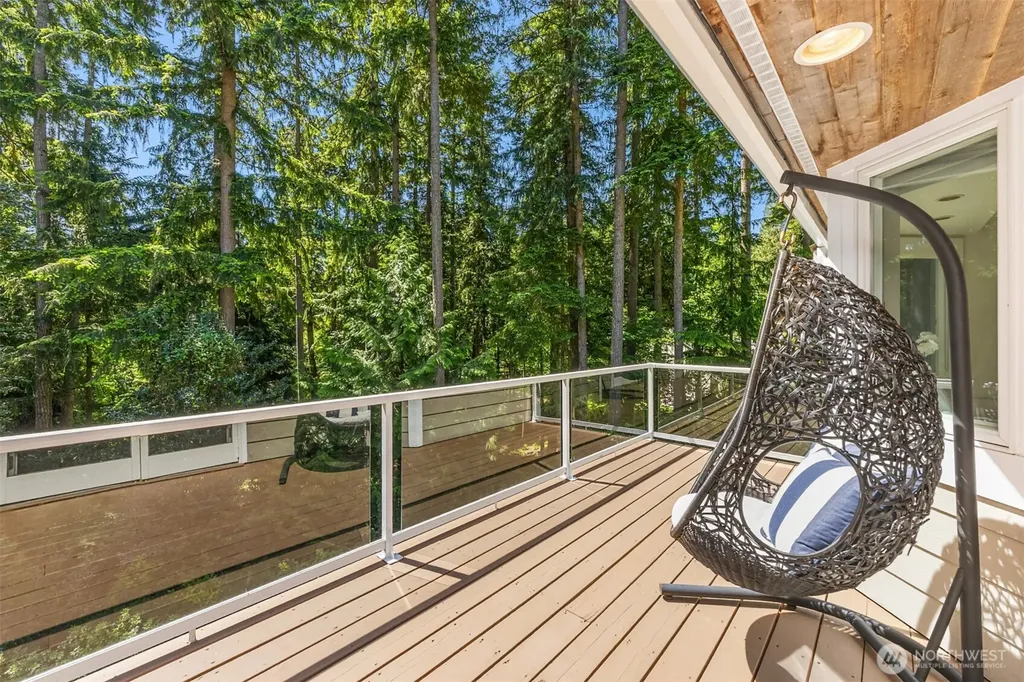 4560 Island Avenue Bainbridge Island WA 98110