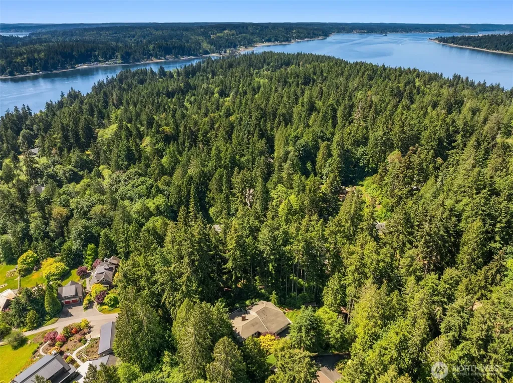 4560 Island Avenue Bainbridge Island WA 98110