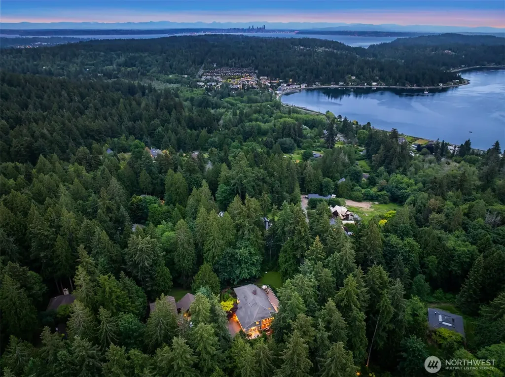 4560 Island Avenue Bainbridge Island WA 98110