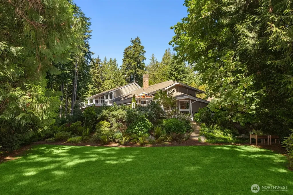 4560 Island Avenue Bainbridge Island WA 98110
