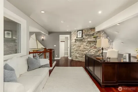 4560 Island Avenue Bainbridge Island WA 98110