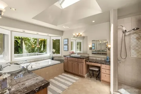 4560 Island Avenue Bainbridge Island WA 98110