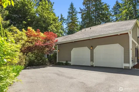 4560 Island Avenue Bainbridge Island WA 98110