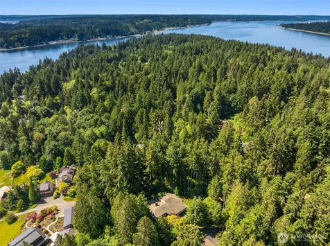 4560 Island Avenue Bainbridge Island WA 98110