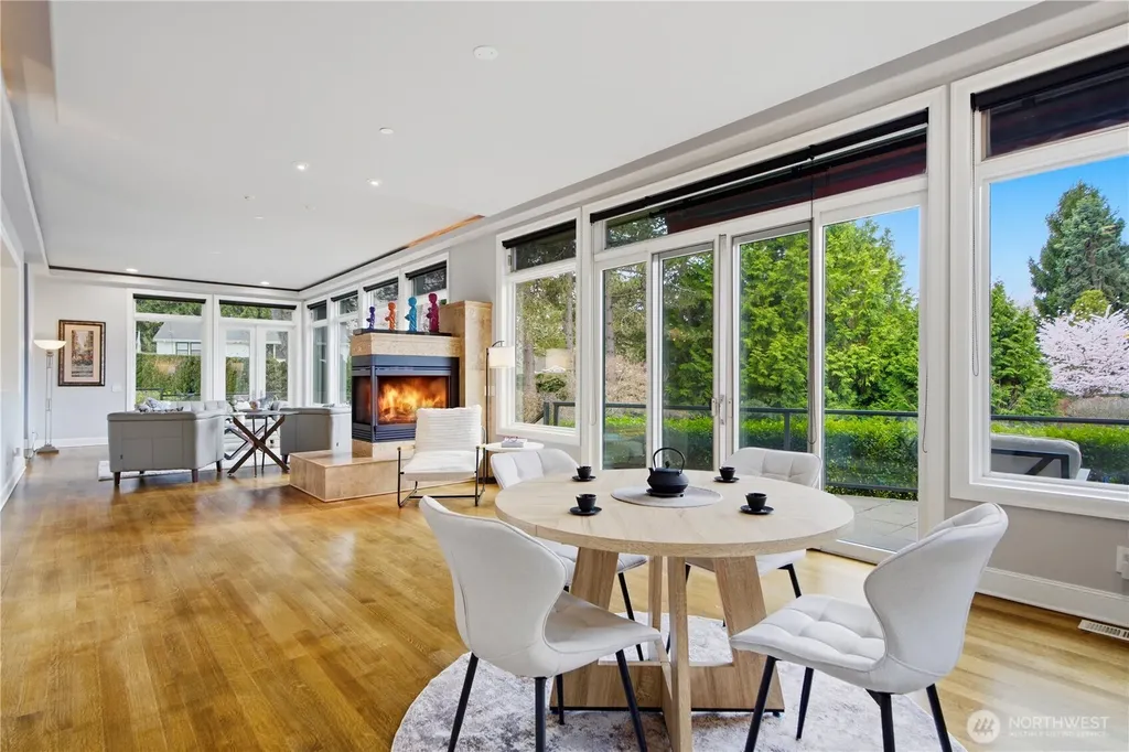 2 Crescent Key SE Bellevue WA 98006