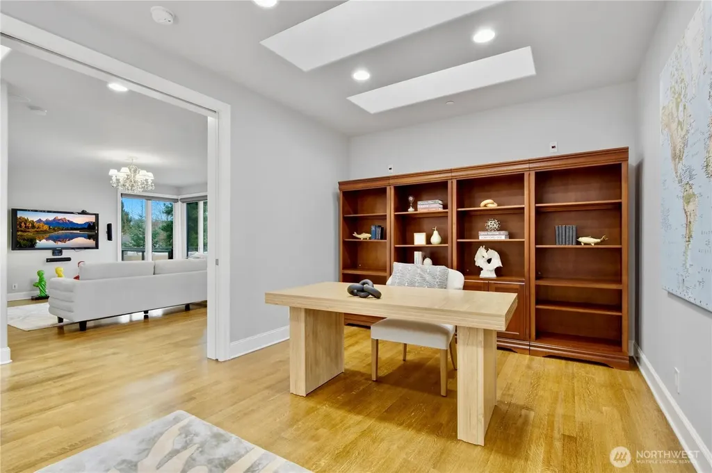 2 Crescent Key SE Bellevue WA 98006