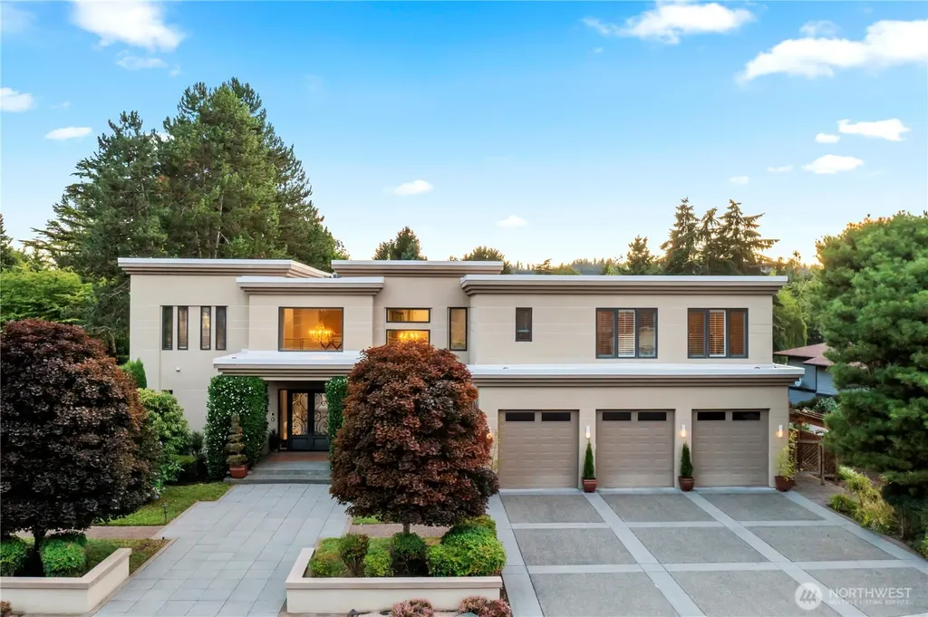 2 Crescent Key SE Bellevue WA 98006