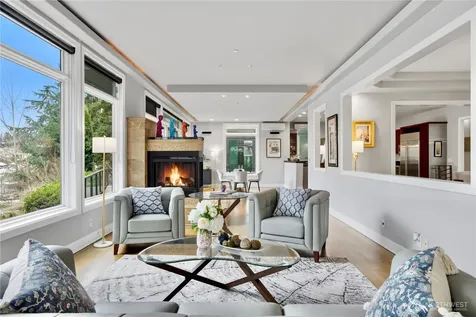 2 Crescent Key SE Bellevue WA 98006