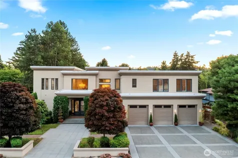 2 Crescent Key SE Bellevue WA 98006