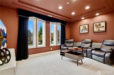 2 Crescent Key SE Bellevue WA 98006