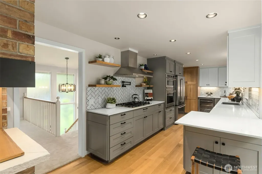 8805 SE 39th Street Mercer Island WA 98040