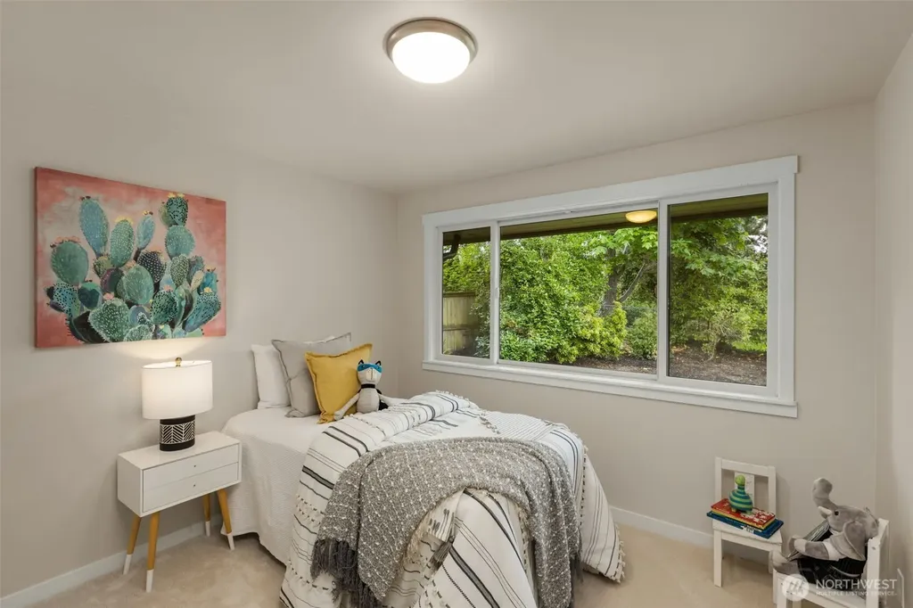 8805 SE 39th Street Mercer Island WA 98040