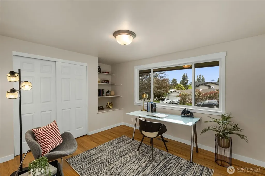 8805 SE 39th Street Mercer Island WA 98040