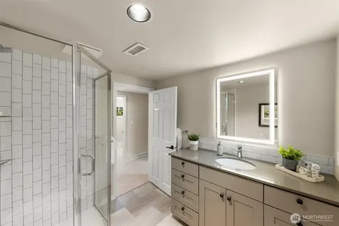 8805 SE 39th Street Mercer Island WA 98040