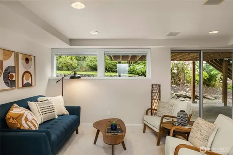 8805 SE 39th Street Mercer Island WA 98040