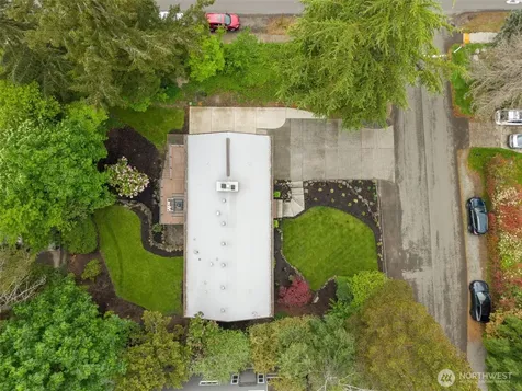 8805 SE 39th Street Mercer Island WA 98040