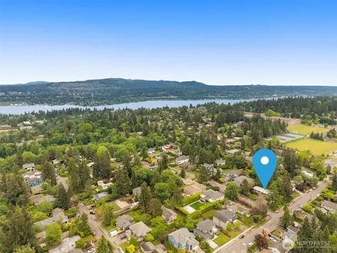 8805 SE 39th Street Mercer Island WA 98040