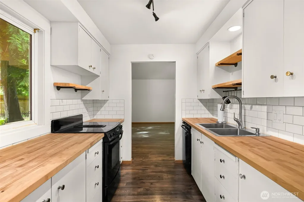 603 N Forest Court Lynden WA 98264