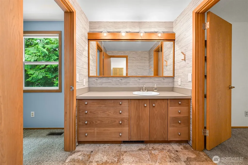 603 N Forest Court Lynden WA 98264