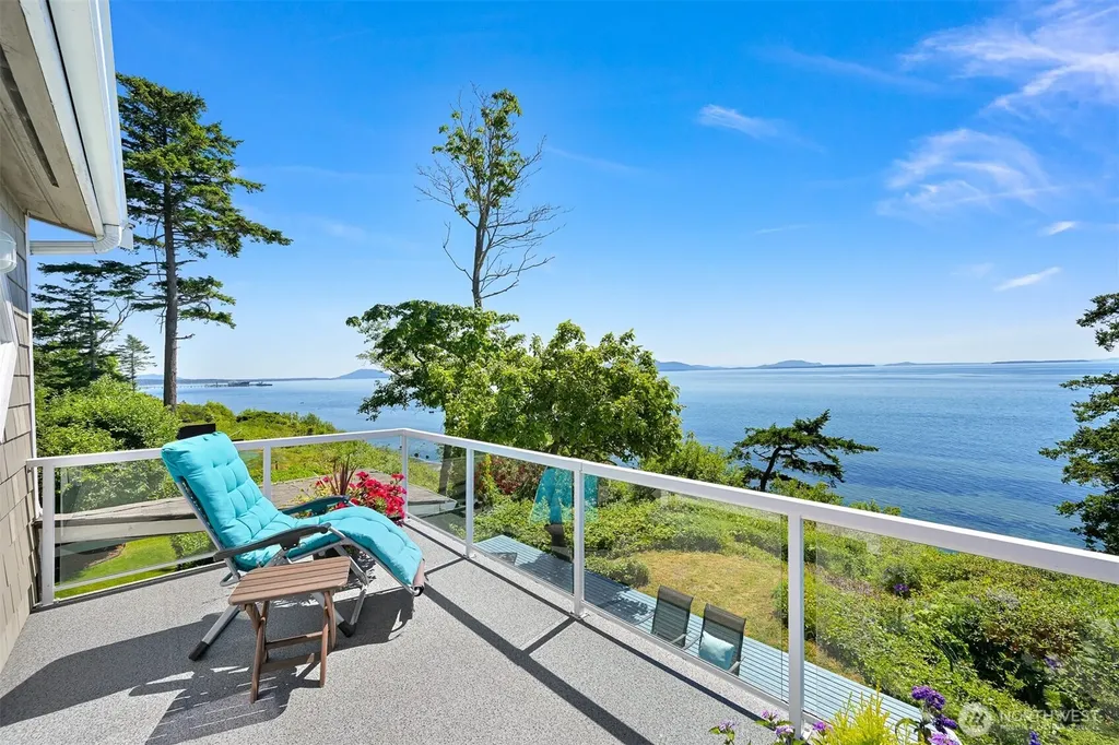 5551 Maple Way Blaine WA 98230