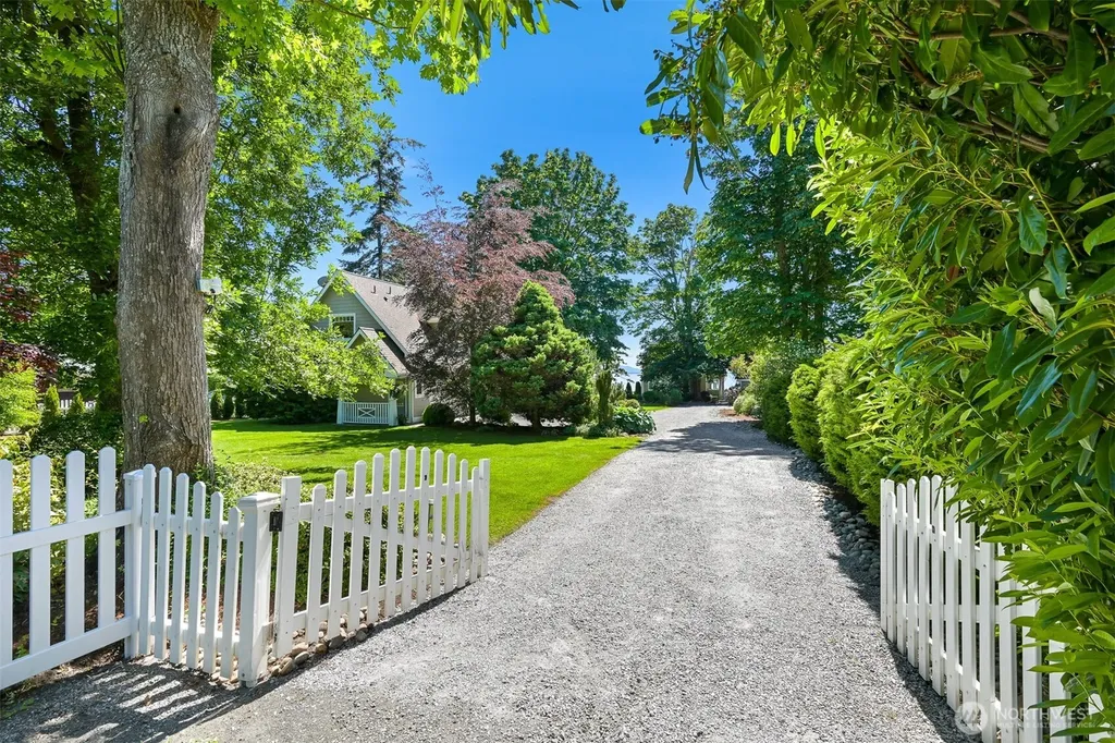 5551 Maple Way Blaine WA 98230