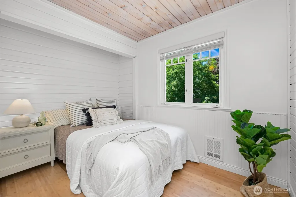 5551 Maple Way Blaine WA 98230