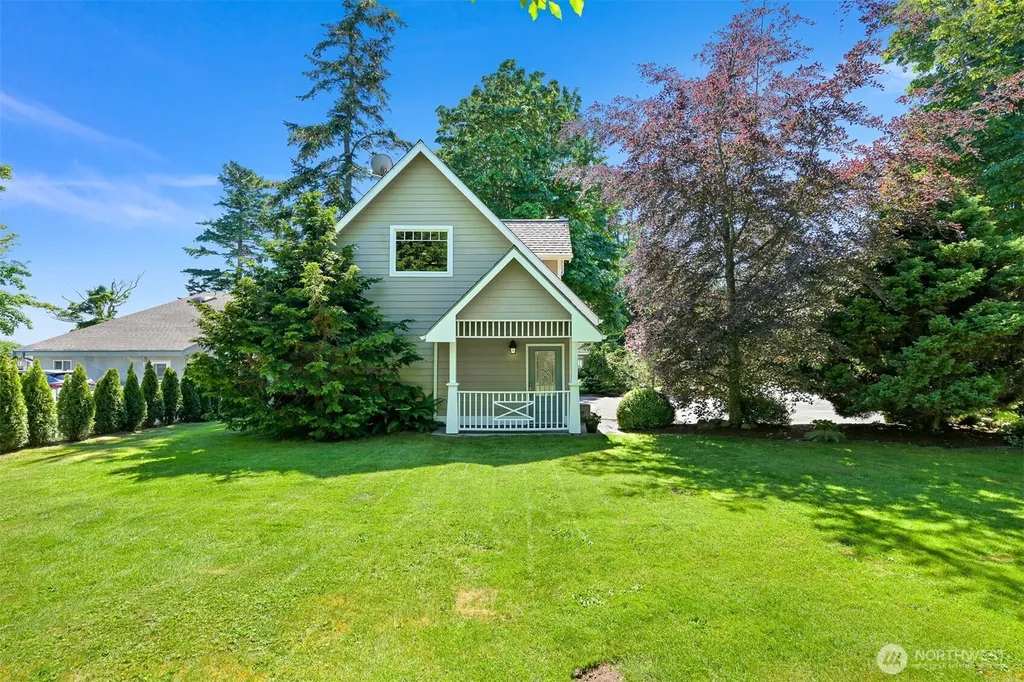 5551 Maple Way Blaine WA 98230