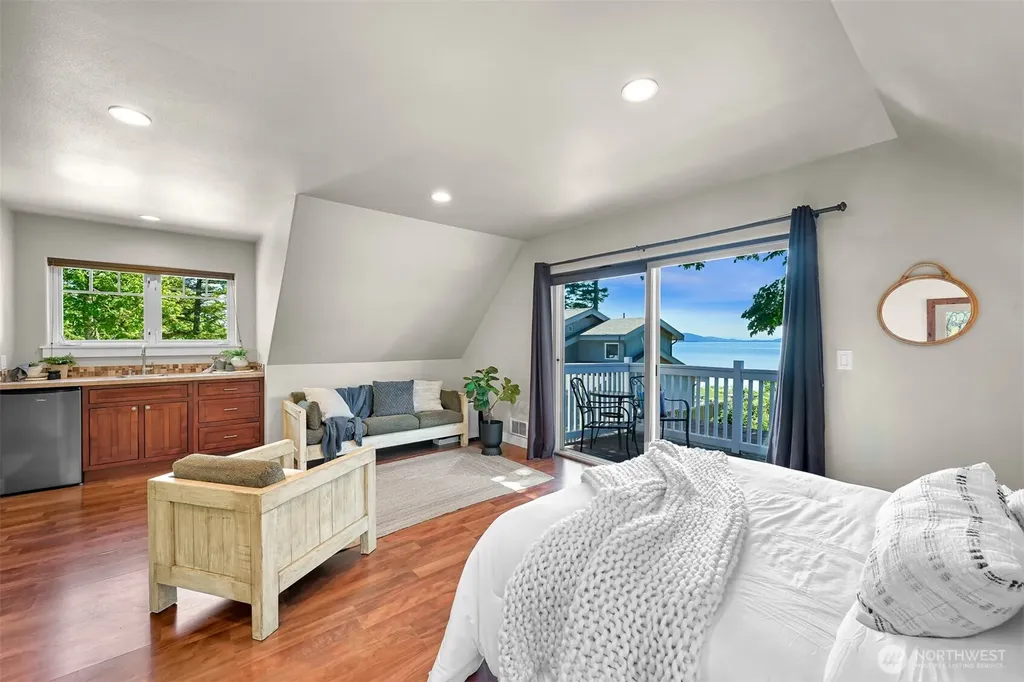 5551 Maple Way Blaine WA 98230