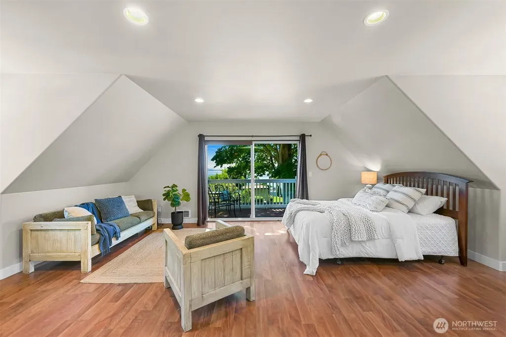 5551 Maple Way Blaine WA 98230