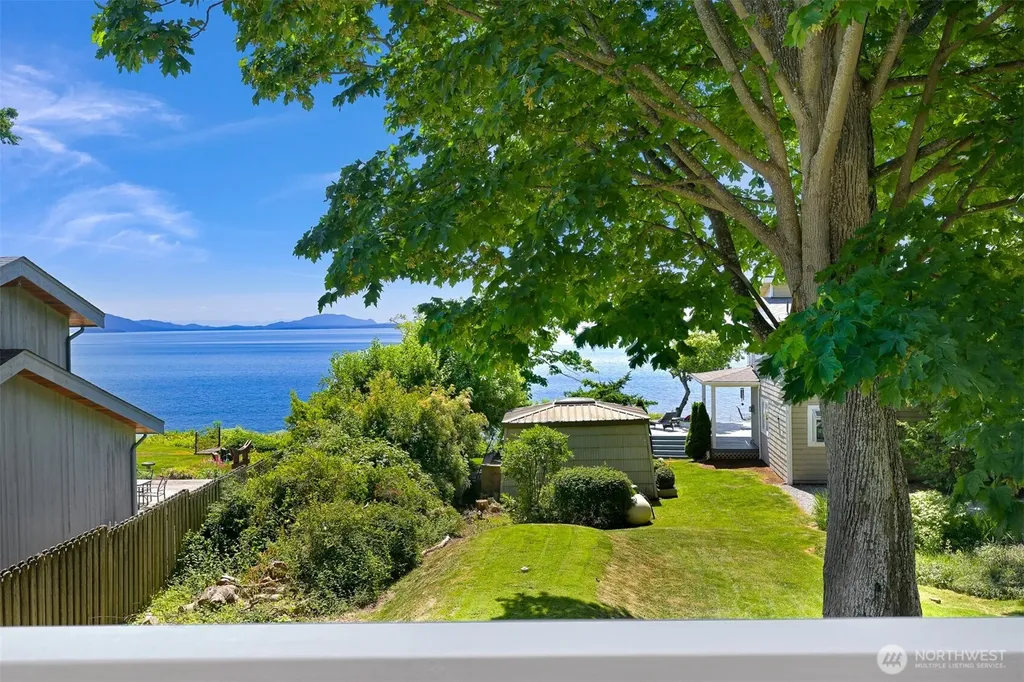 5551 Maple Way Blaine WA 98230