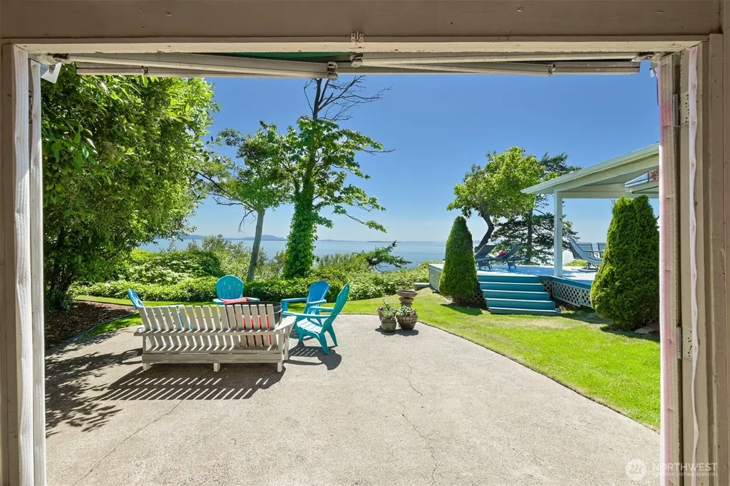 5551 Maple Way Blaine WA 98230