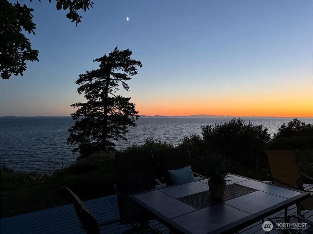 5551 Maple Way Blaine WA 98230