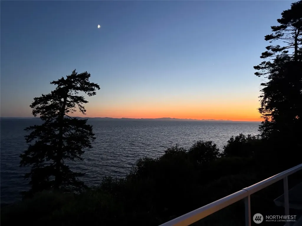 5551 Maple Way Blaine WA 98230