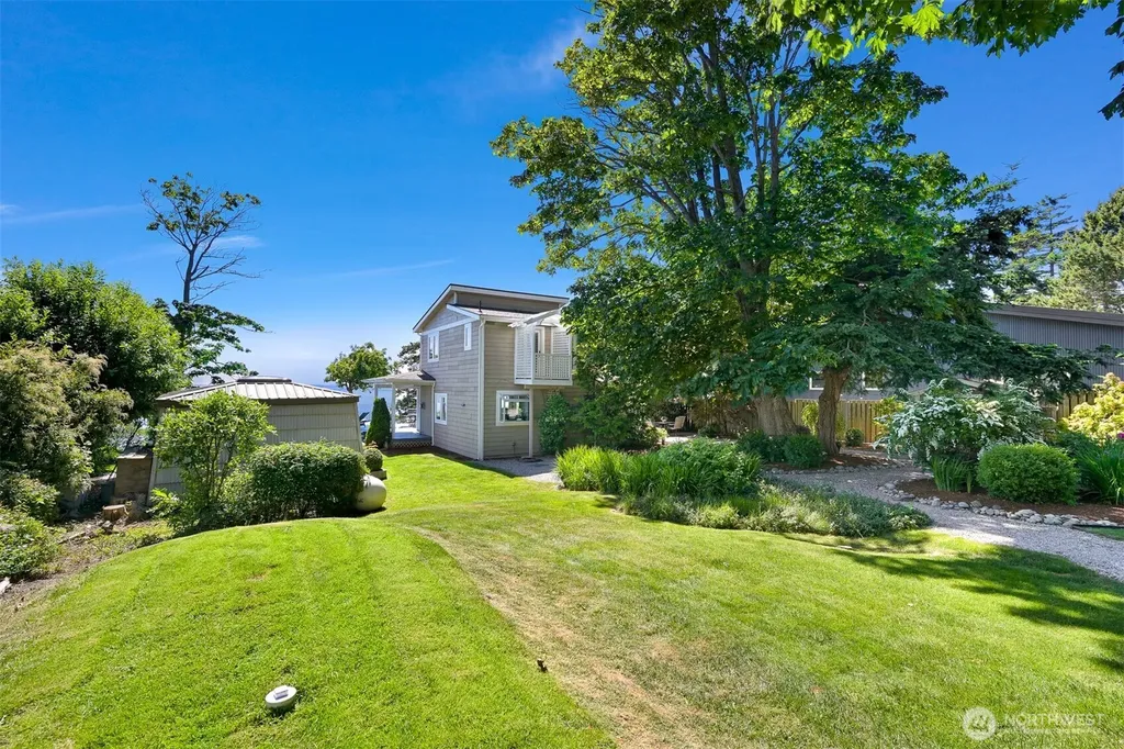 5551 Maple Way Blaine WA 98230
